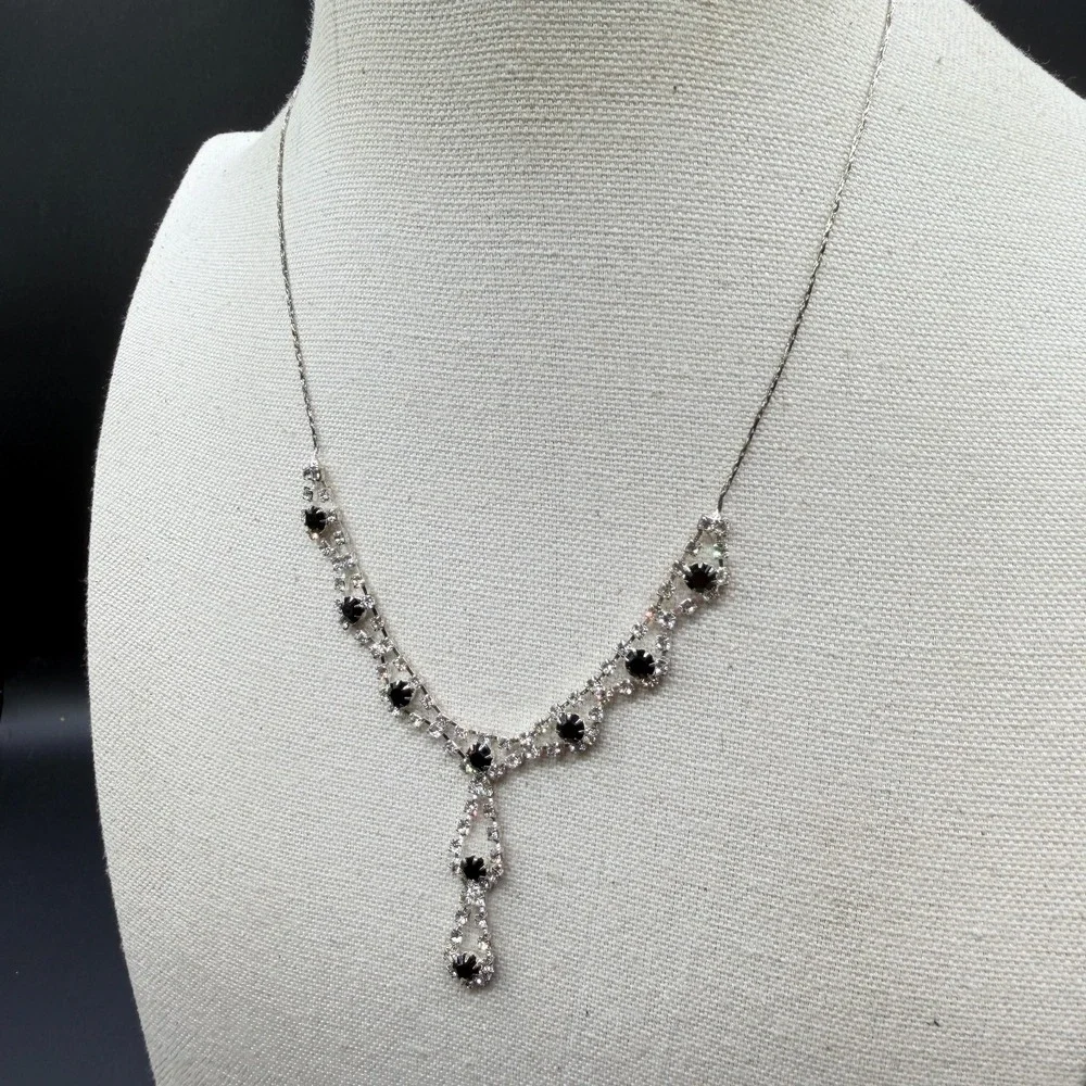 N/A elegant black